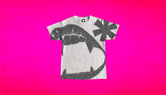 STAR KISS T-SHIRT - Unisex
